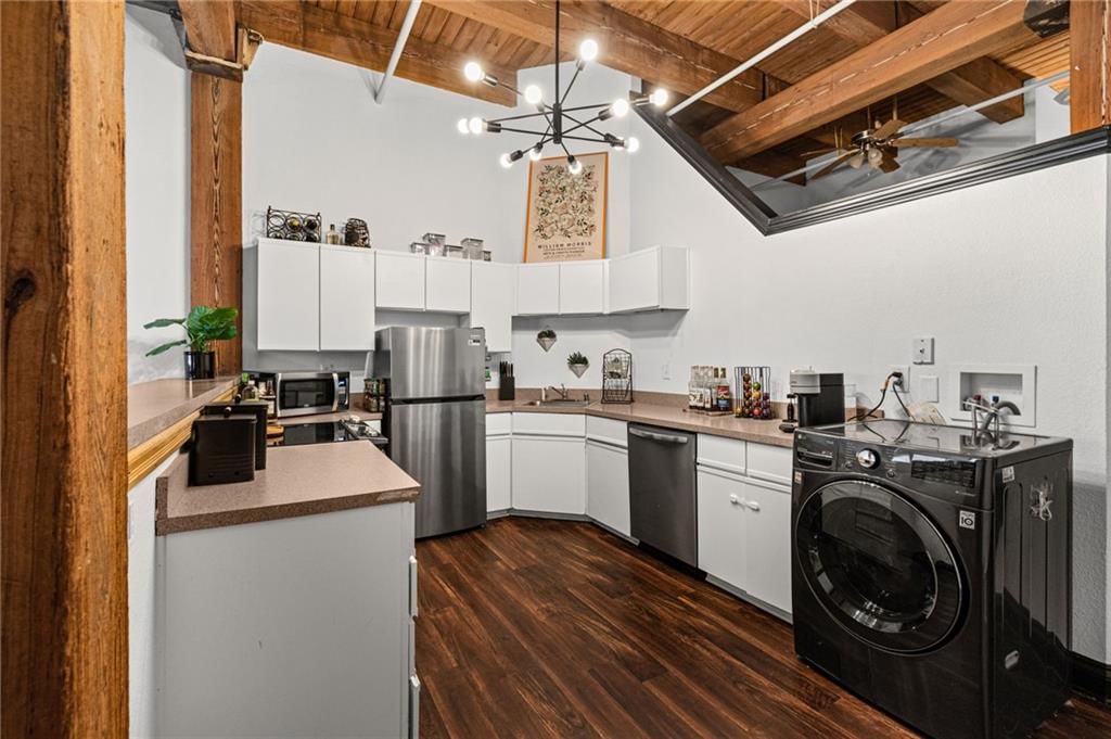 308 W 8th Street — photo 10