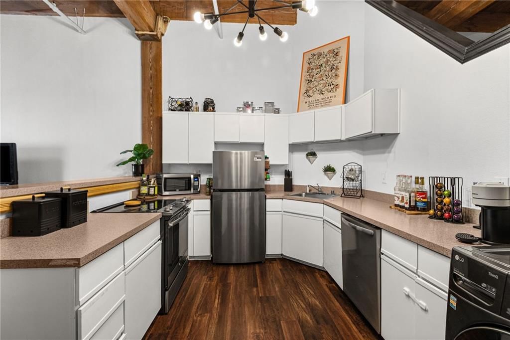 308 W 8th Street — photo 11