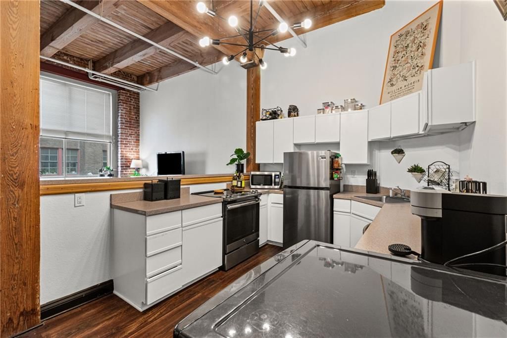 308 W 8th Street — photo 12