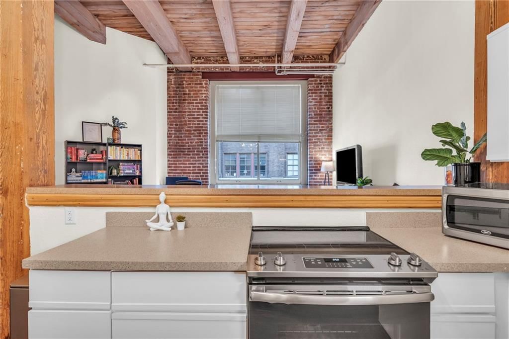 308 W 8th Street — photo 13