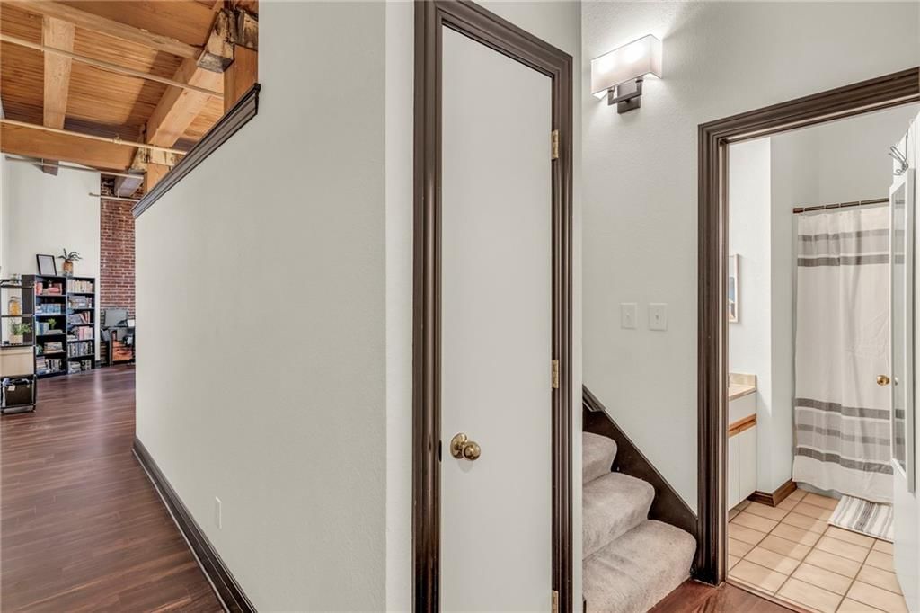 308 W 8th Street — photo 15