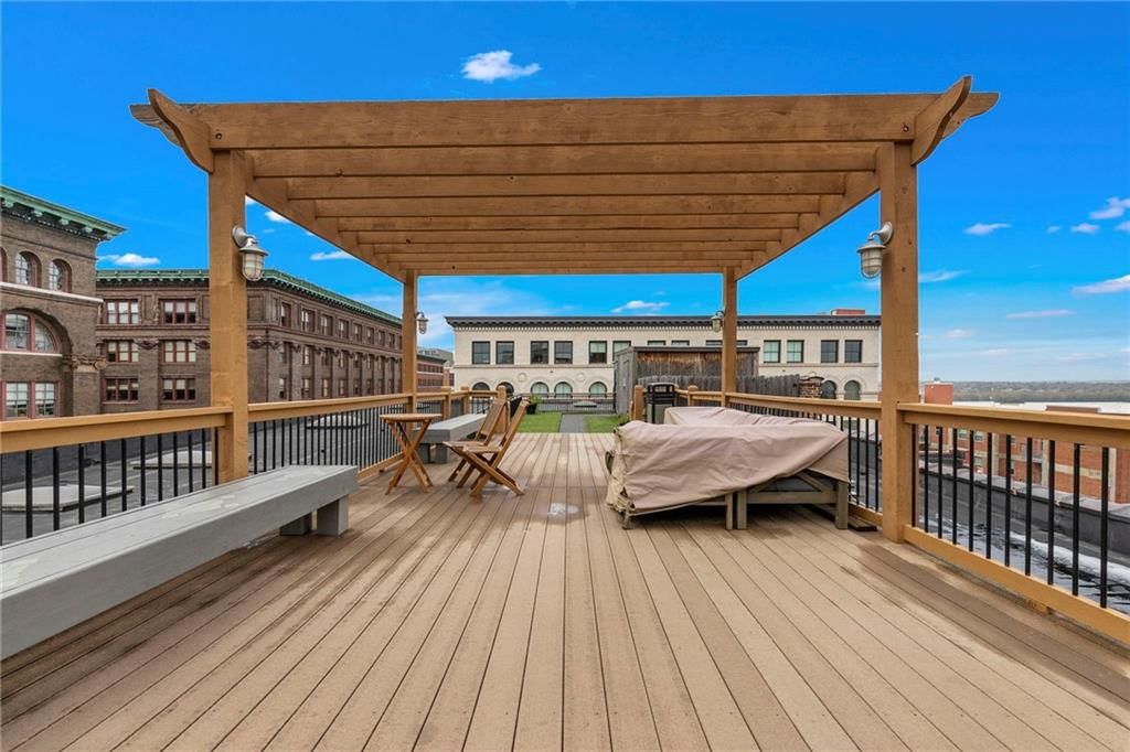 308 W 8th Street — photo 26