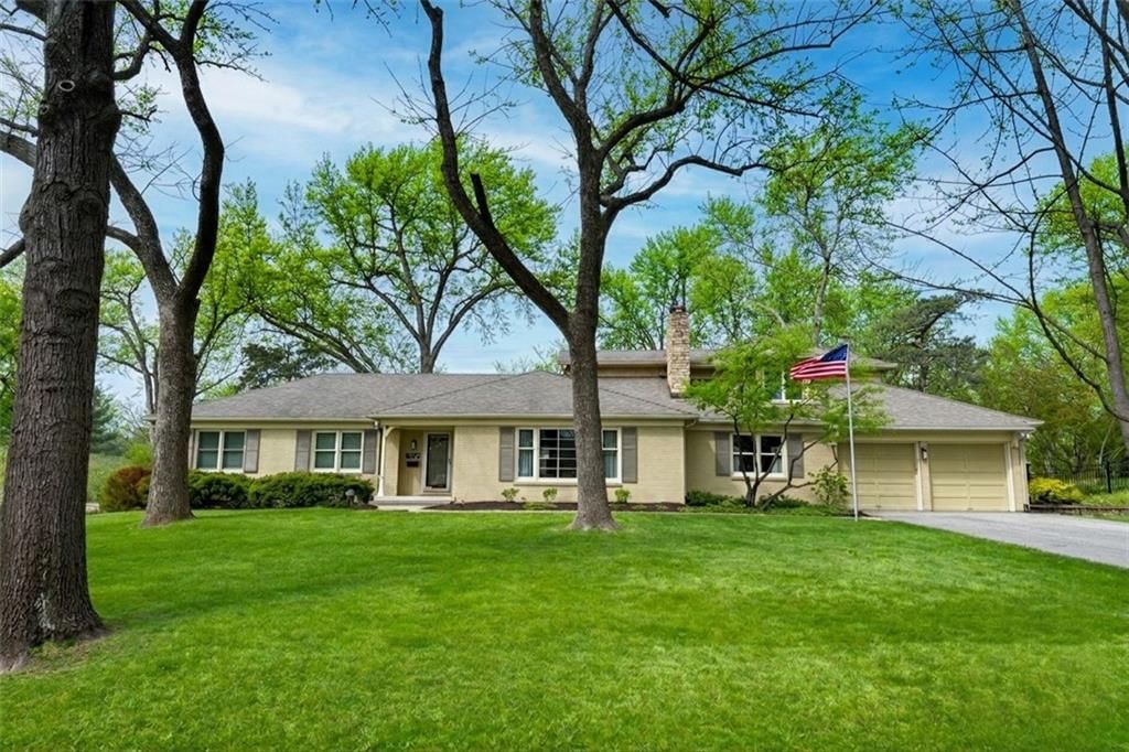 9728 High Drive, Leawood, KS