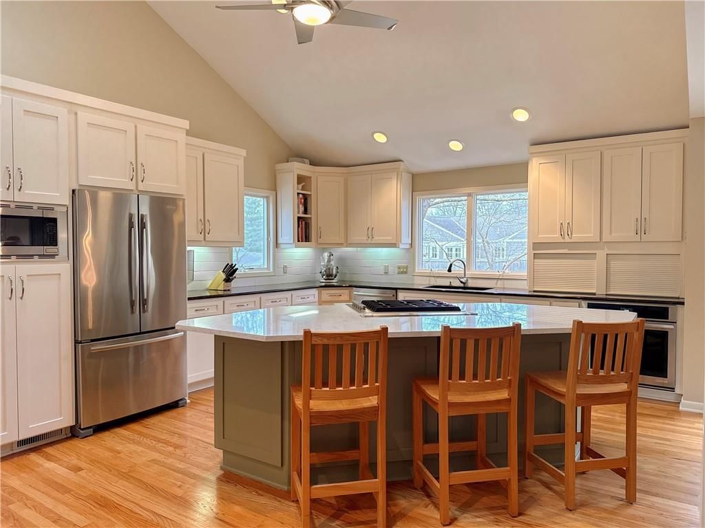 9728 High Drive — photo 9