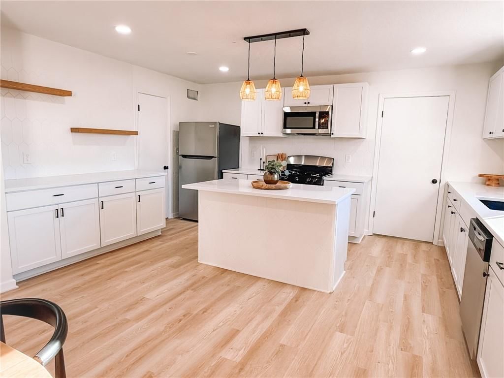 8910 Western Hills Drive — photo 11
