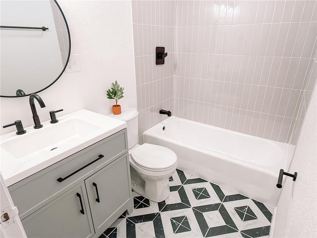 8910 Western Hills Drive — photo 13