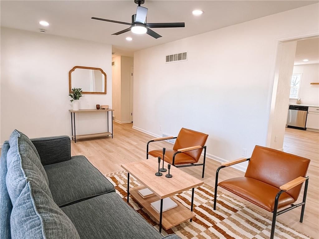 8910 Western Hills Drive — photo 15