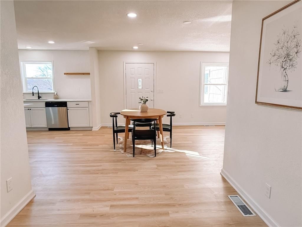 8910 Western Hills Drive — photo 17