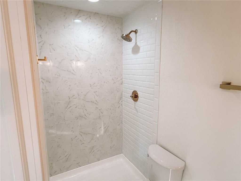 8910 Western Hills Drive — photo 22