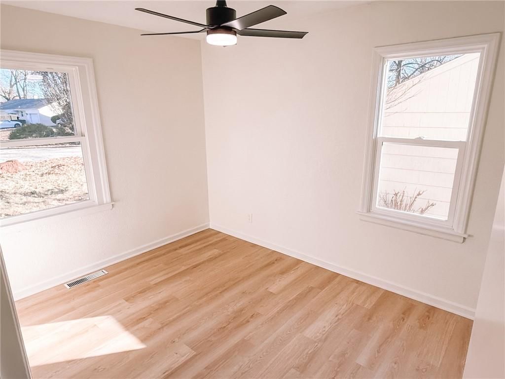 8910 Western Hills Drive — photo 32