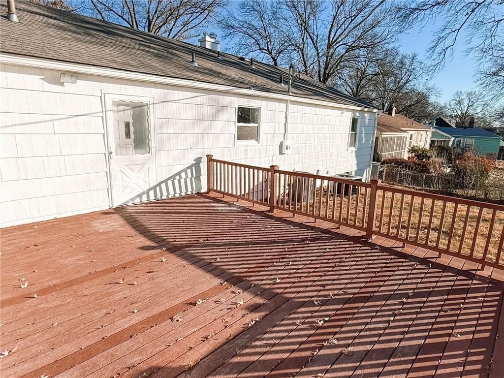 8910 Western Hills Drive — photo 39