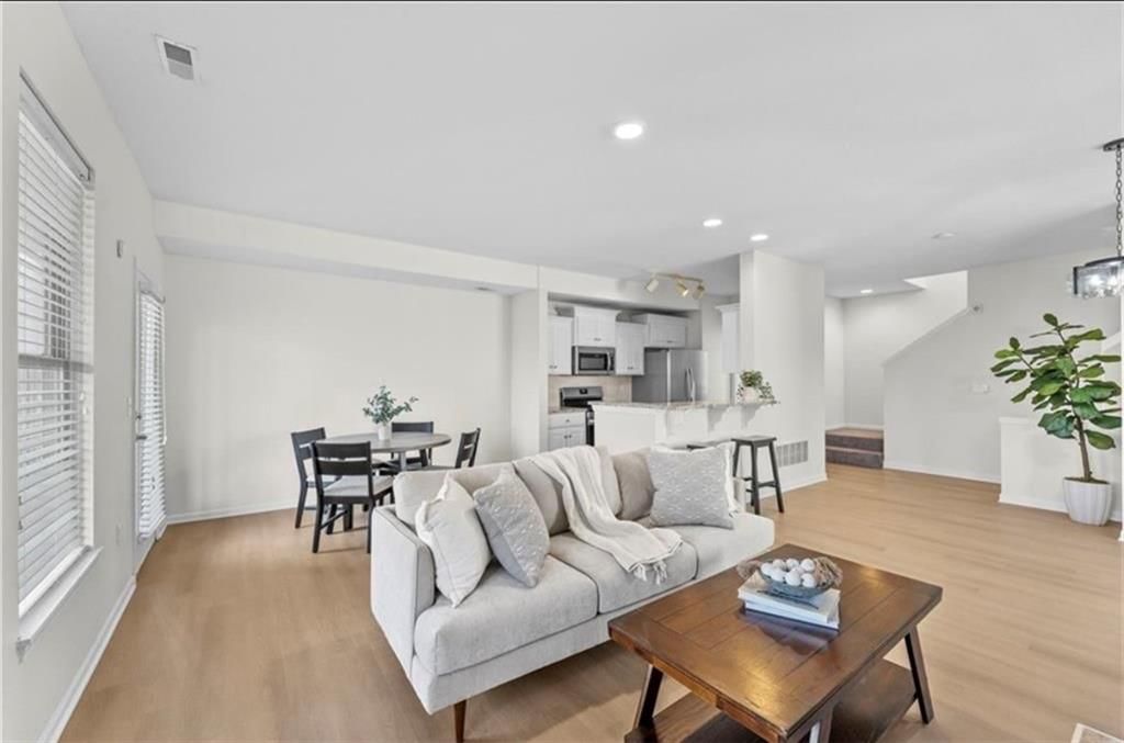 5245 Overland Drive — photo 6