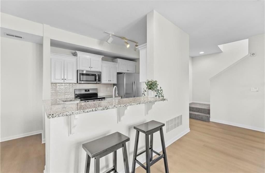 5245 Overland Drive — photo 12