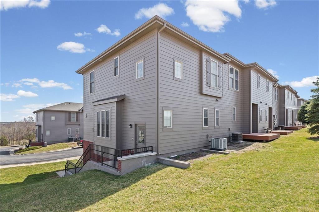 5245 Overland Drive — photo 31
