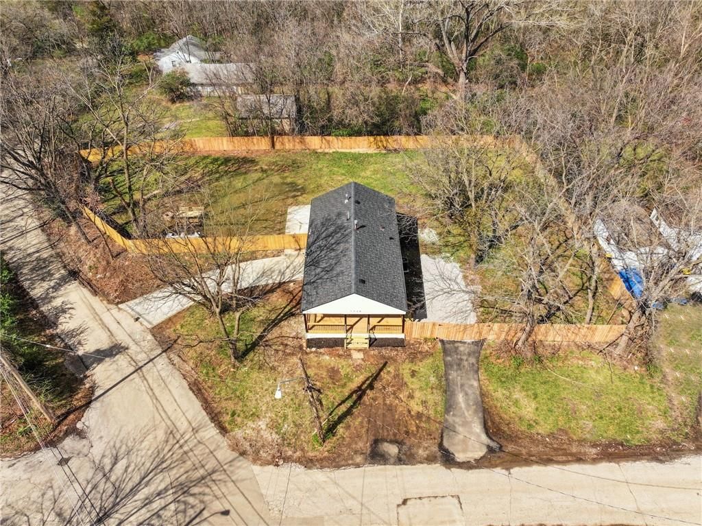 5520 TOPPING Avenue — photo 1