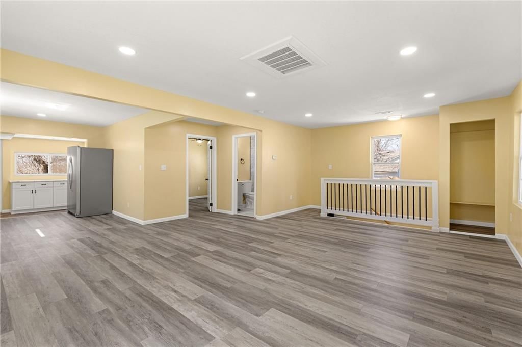 5520 TOPPING Avenue — photo 12
