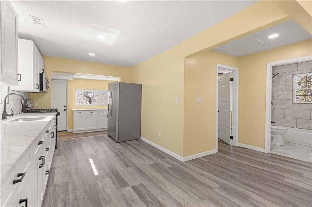 5520 TOPPING Avenue — photo 18