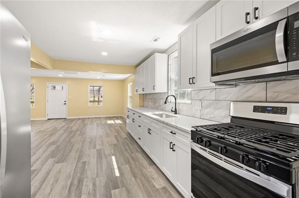 5520 TOPPING Avenue — photo 21