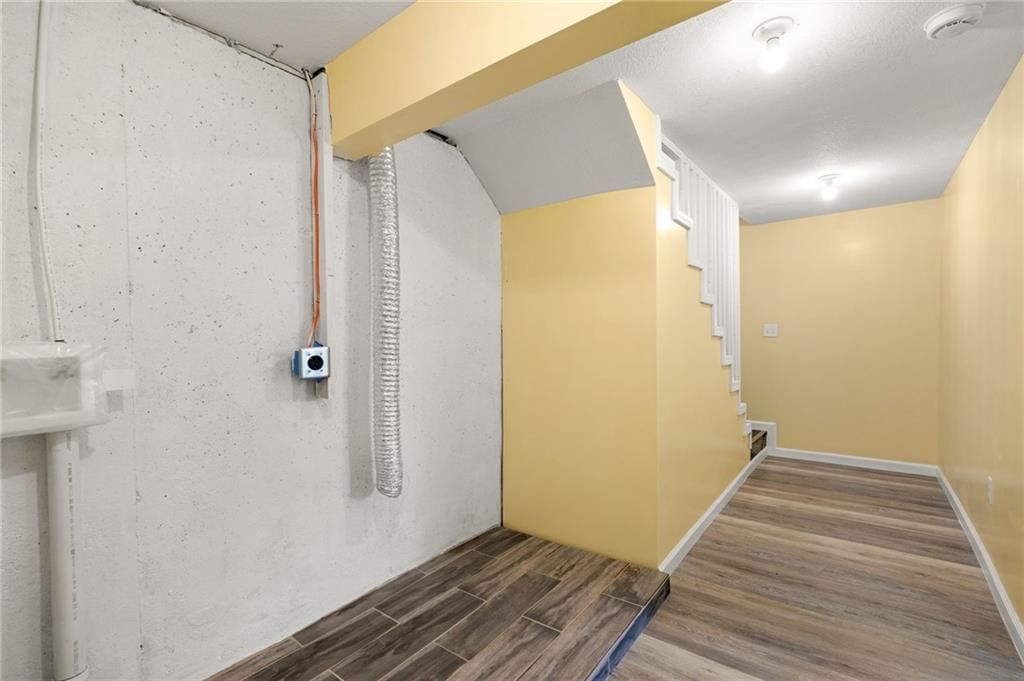 5520 TOPPING Avenue — photo 31