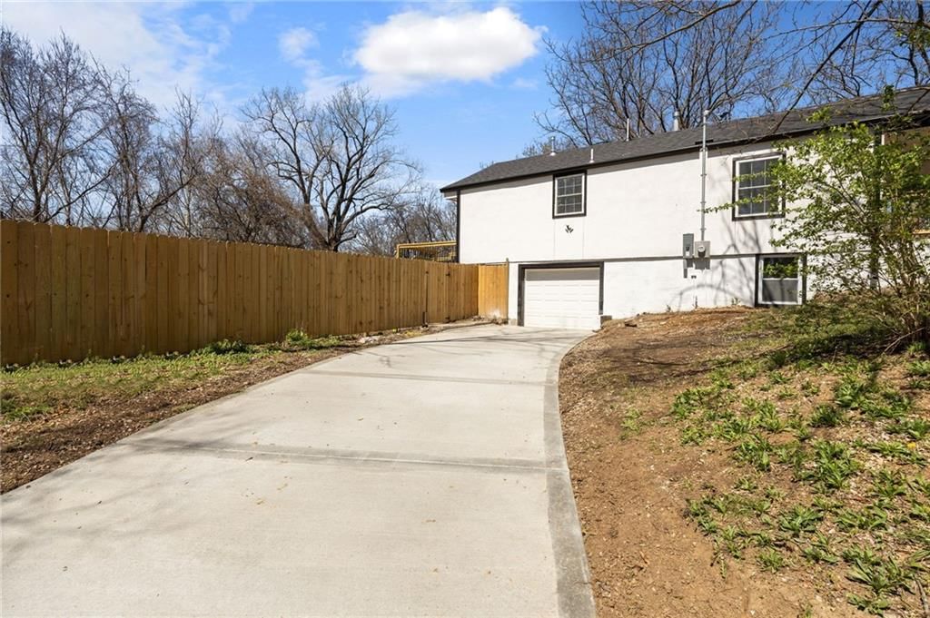 5520 TOPPING Avenue — photo 42