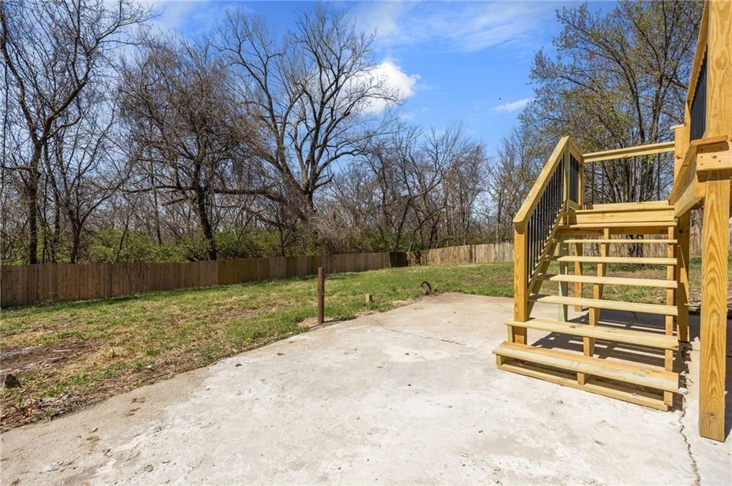 5520 TOPPING Avenue — photo 46