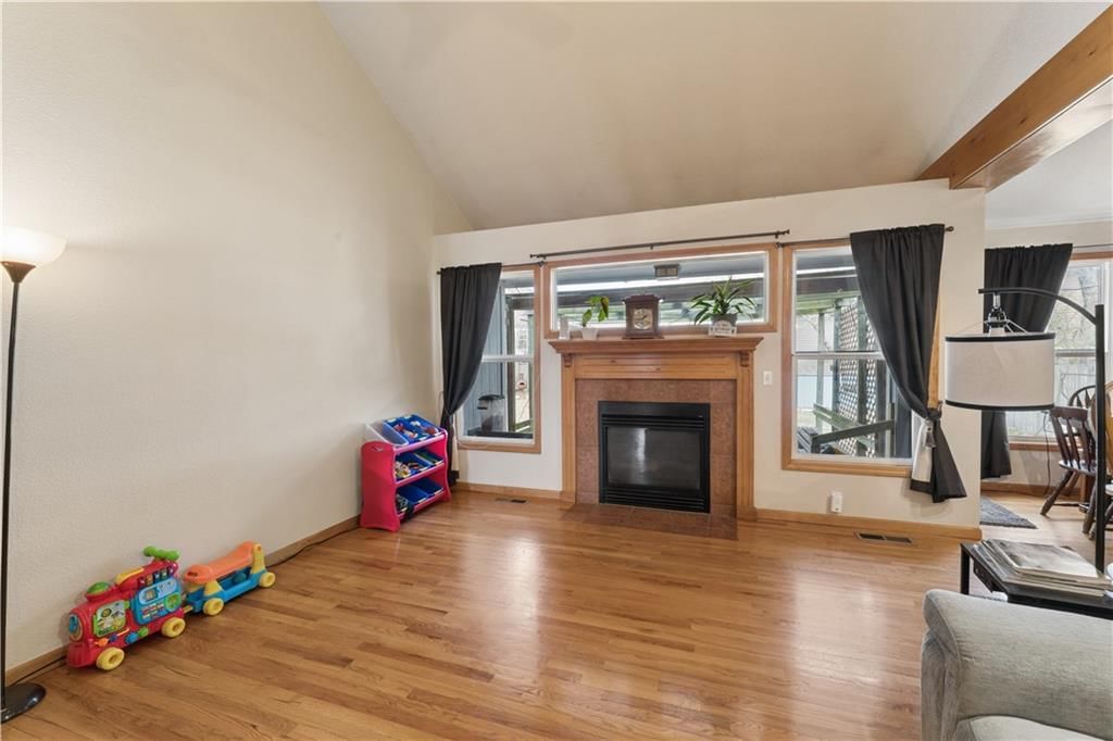 2132 E 26th Street — photo 12