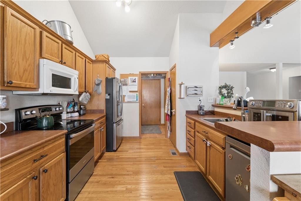 2132 E 26th Street — photo 17