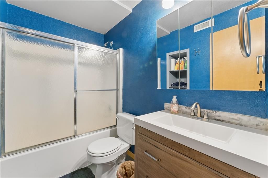 2132 E 26th Street — photo 26