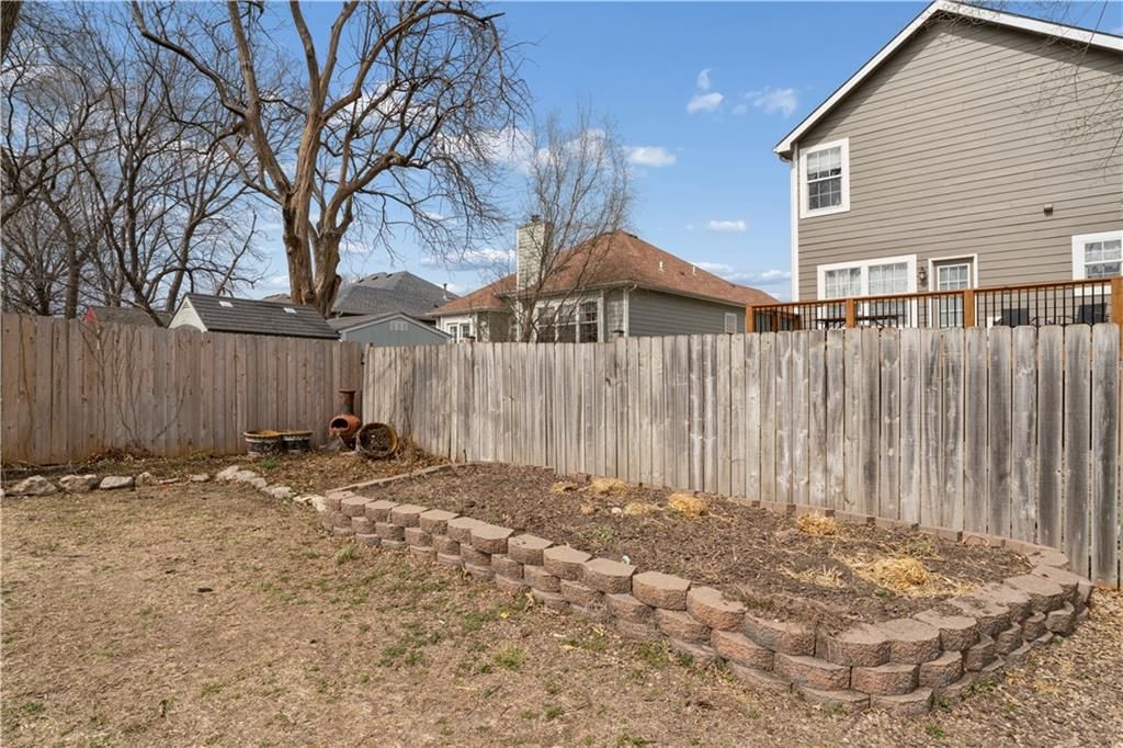 2132 E 26th Street — photo 29