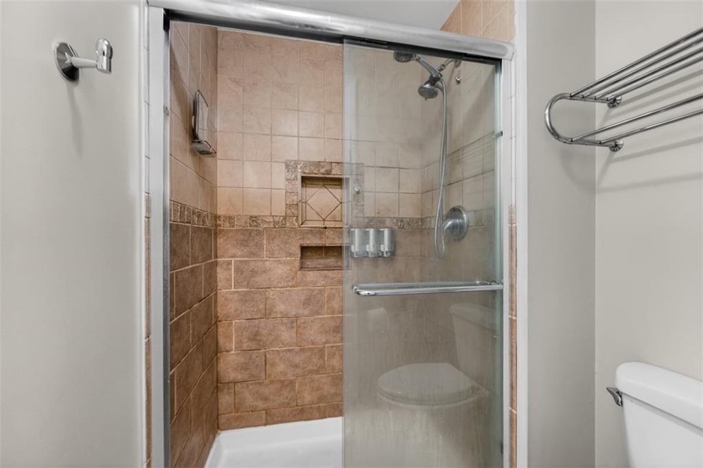 600 NE 114th Street — photo 24