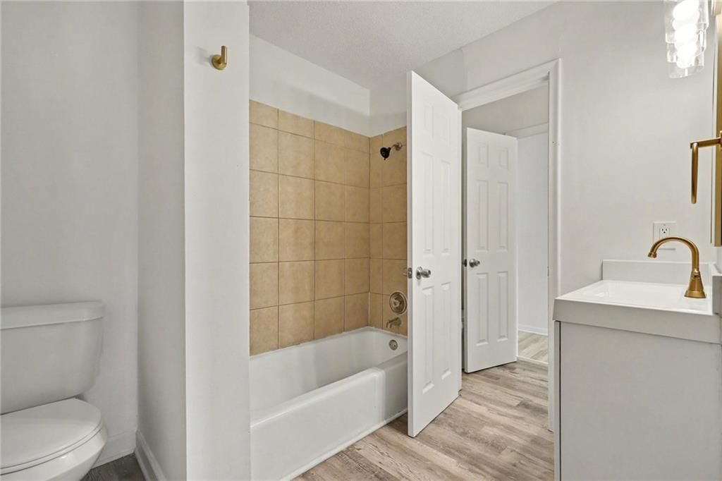 11218-11220 College Avenue — photo 9