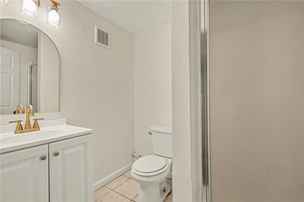11218-11220 College Avenue — photo 16