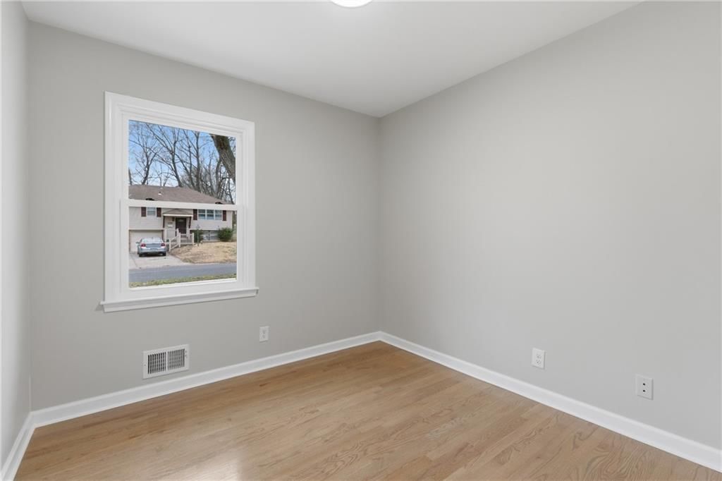 13413 Lowell Avenue — photo 11