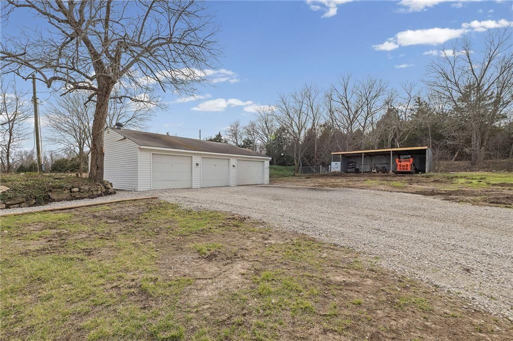 17394 Devlin Road — photo 41