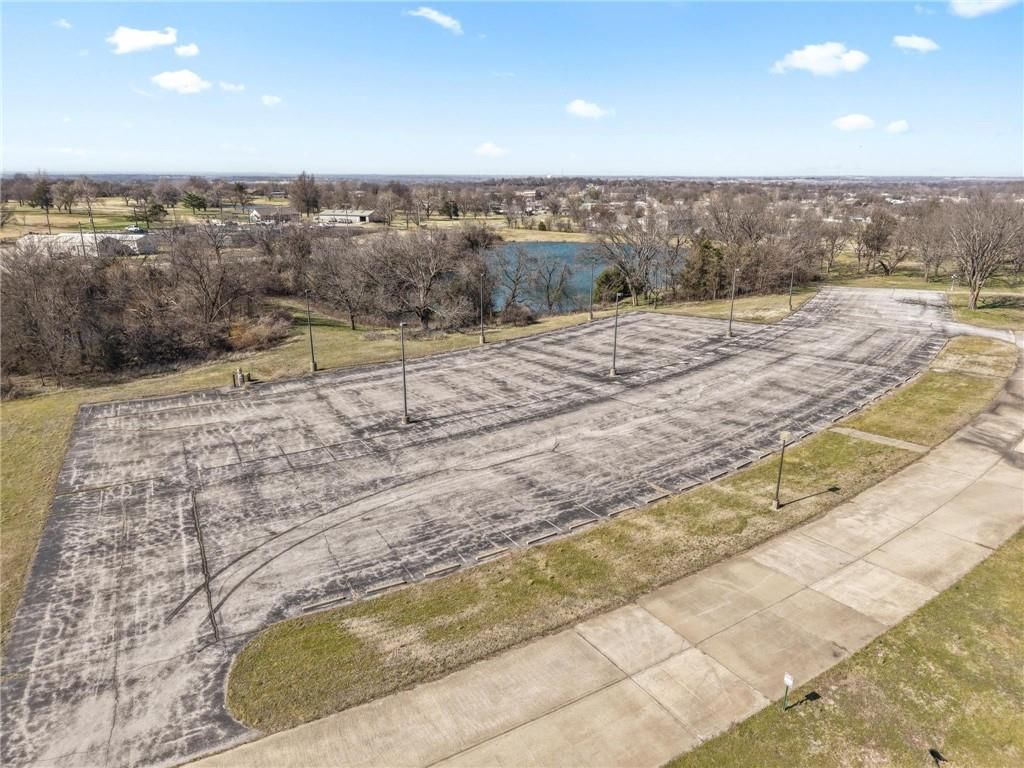 2801 S Horton Street — photo 27