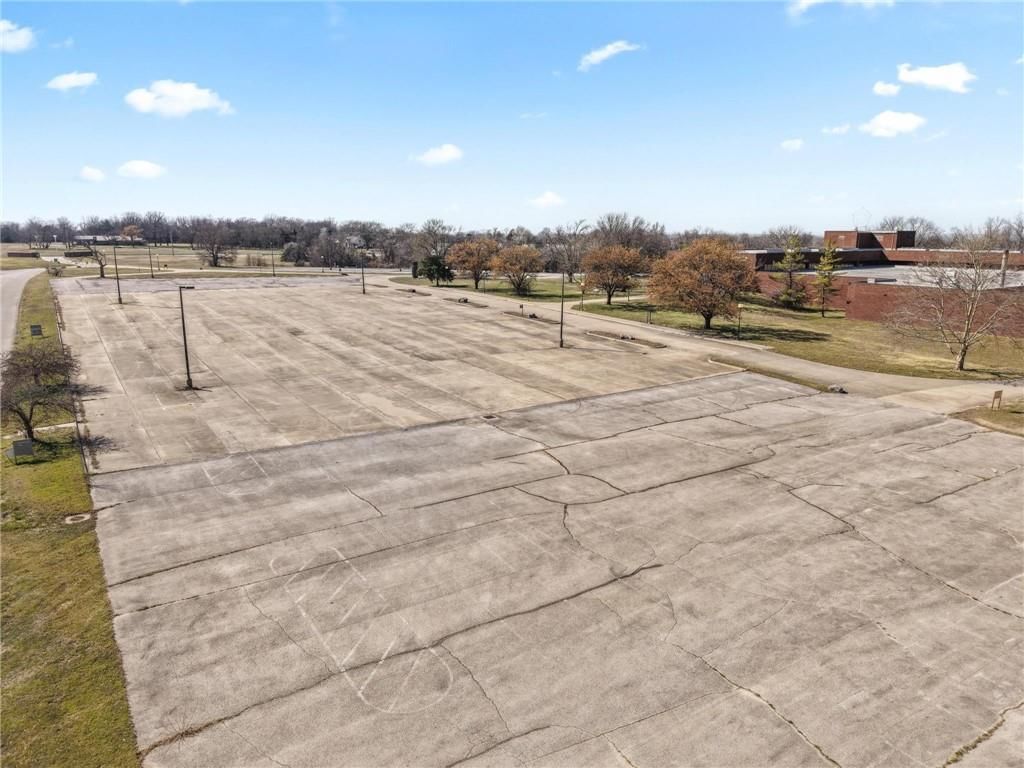 2801 S Horton Street — photo 28