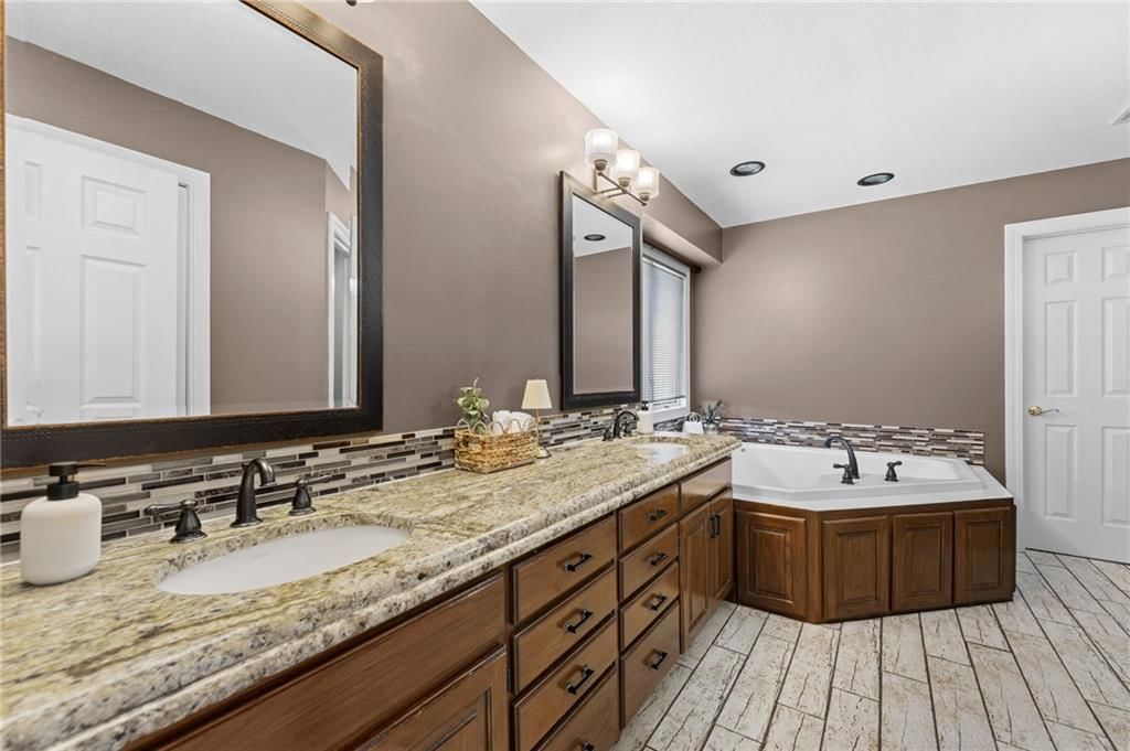 2909 Harrison Avenue — photo 27