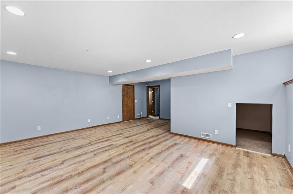 2909 Harrison Avenue — photo 42