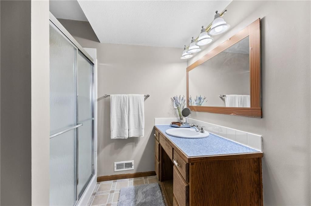 2909 Harrison Avenue — photo 45