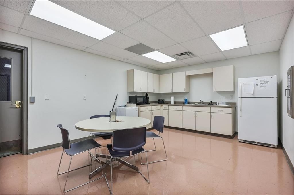 710 W 8th Street — photo 16