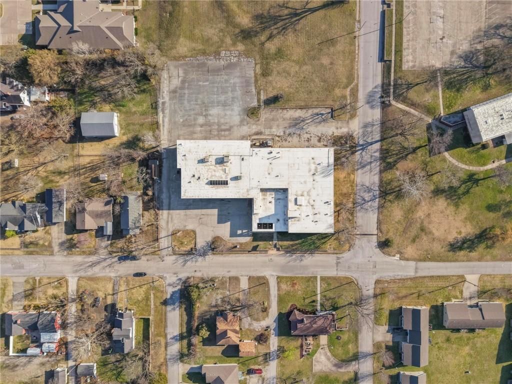 710 W 8th Street — photo 23