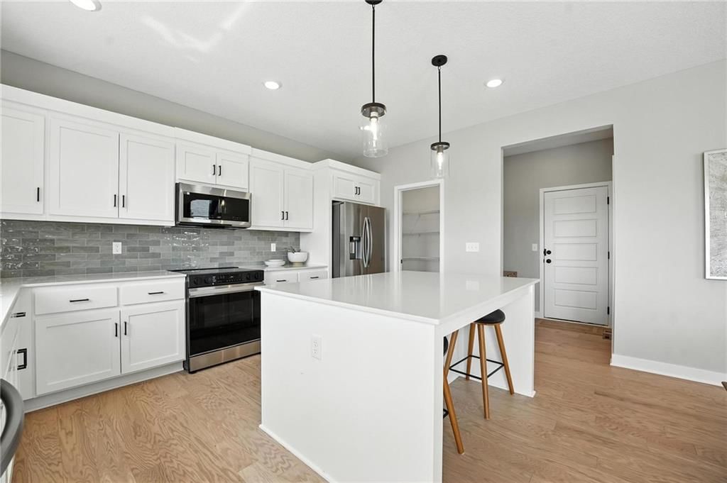 902 SW Bluebird Lane — photo 9