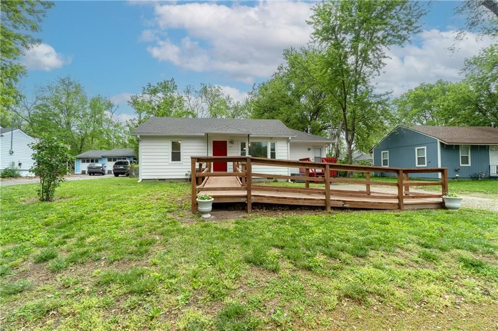 5114 Clark Street — photo 3