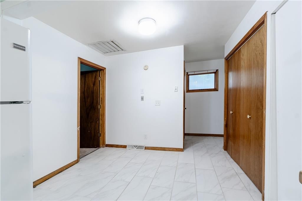5114 Clark Street — photo 7