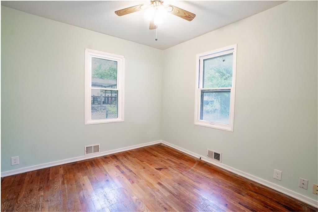 5114 Clark Street — photo 14