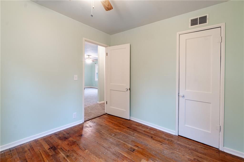 5114 Clark Street — photo 15