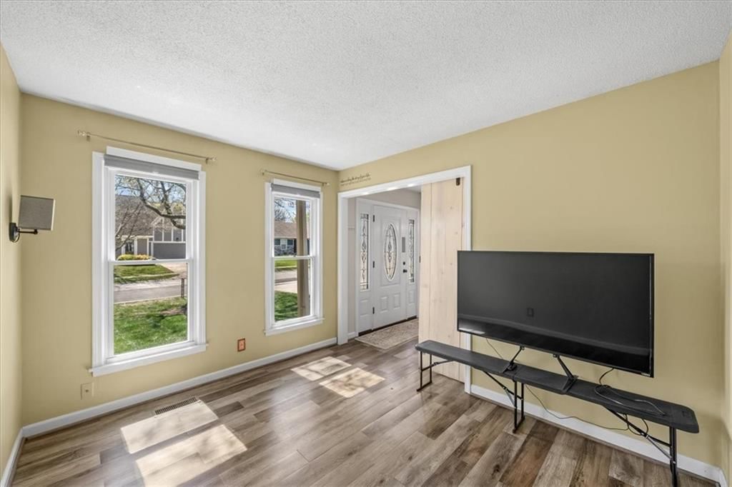 1222 E Butterfield Place — photo 6