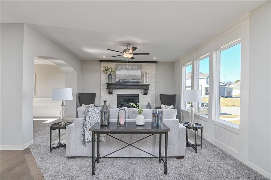 2243 W Elm Terrace — photo 16