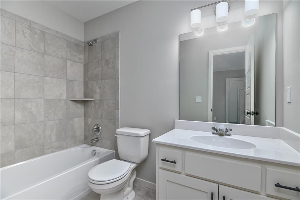 2243 W Elm Terrace — photo 41