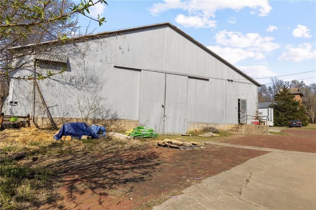505 E 3rd Street — photo 3